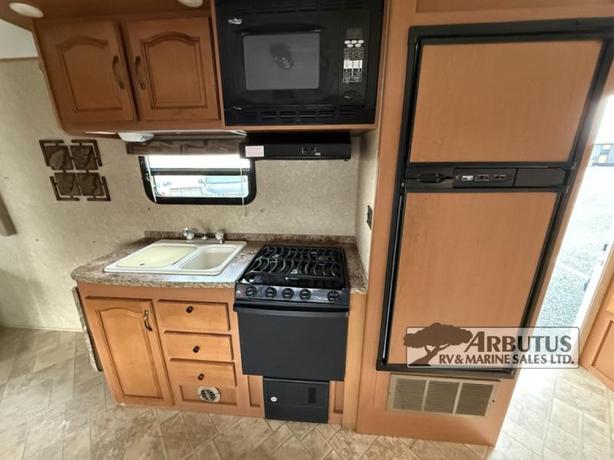 Used 2010 Gulf Stream RV Streamlite 23SLB image 5