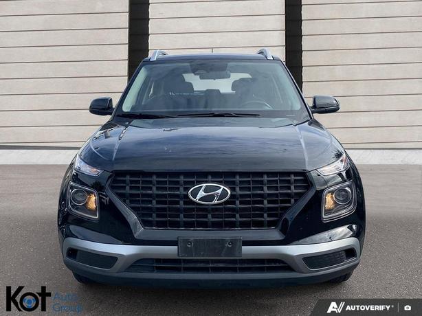 2023 Hyundai Venue Preferred BACKUP CAMERA! BLUETOOTH APPLE CARPLAY! LANE KEEPIN image 2