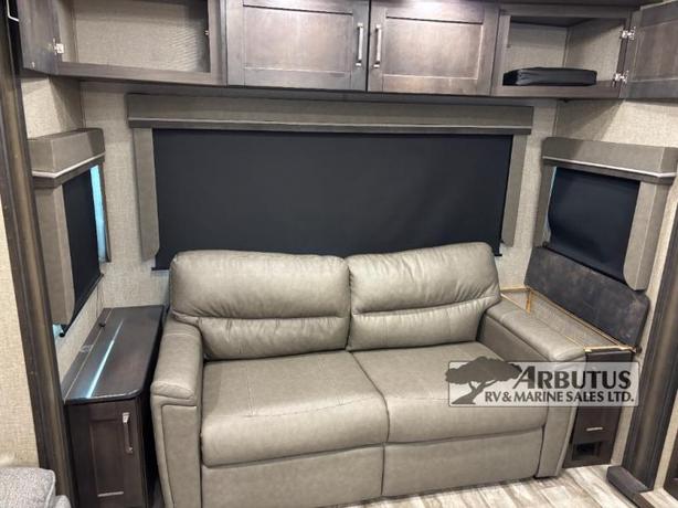 Used 2021 Grand Design Reflection 337RLS image 6