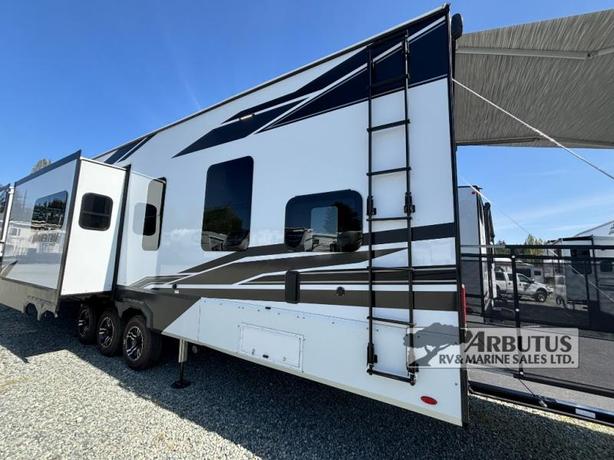 Used 2024 Grand Design Momentum M-Class 395MS image 6