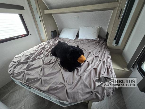 Used 2023 Forest River RV Wildwood X-Lite 240BHXL image 6