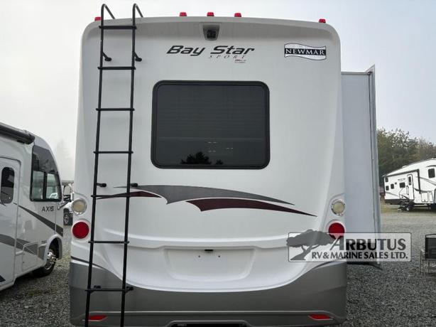 Used 2013 Newmar Bay Star Sport 3310 image 5