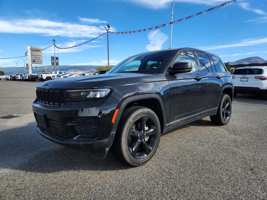 2023 Jeep Grand Cherokee Altitude | Power Liftgate | Remote Start | Bluetooth |  display photo