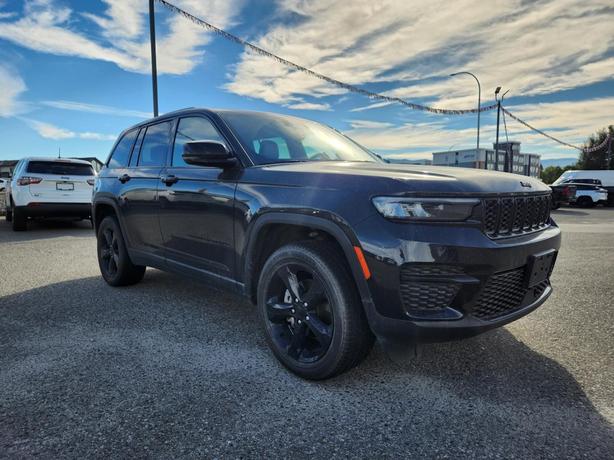 2023 Jeep Grand Cherokee Altitude | Power Liftgate | Remote Start | Bluetooth |  image 2