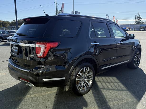2018 Ford Explorer Platinum 4WD - Wood Panel Insert & Power Moonroof image 6