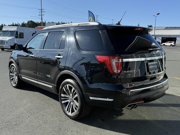 2018 Ford Explorer Platinum 4WD - Wood Panel Insert & Power Moonroof image 8