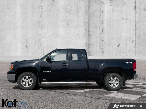 2013 GMC Sierra 1500 SLE | 40/20/40 Front Bench Seat | StabiliTrak | CD Player image 8