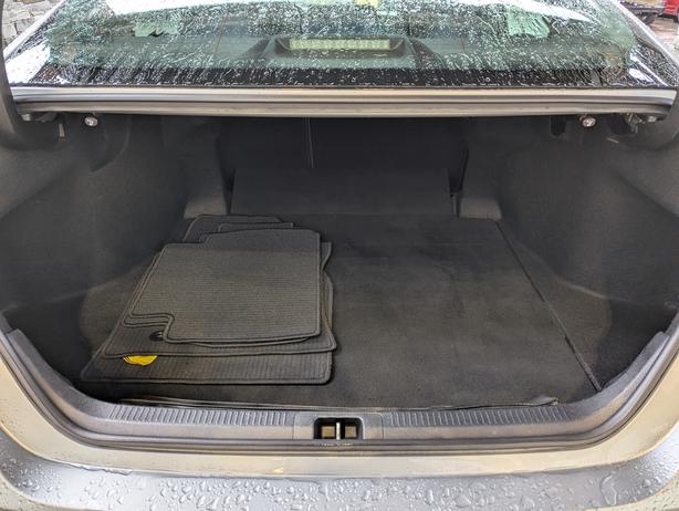 2020 Toyota Camry LE - Heated Seats, Low Kilometers image 8