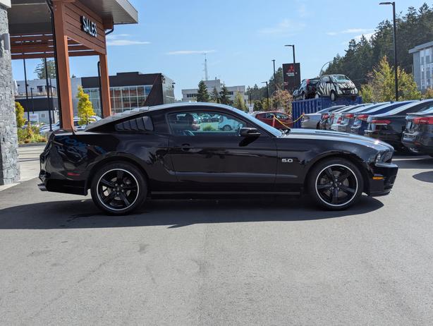 2013 Ford Mustang GT - Leather, 6-Speed, Heated Seats image 5