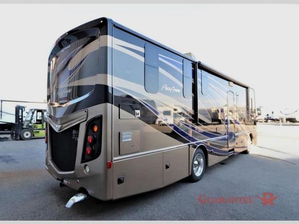 Used 2019 Fleetwood RV Pace Arrow 33D image 6