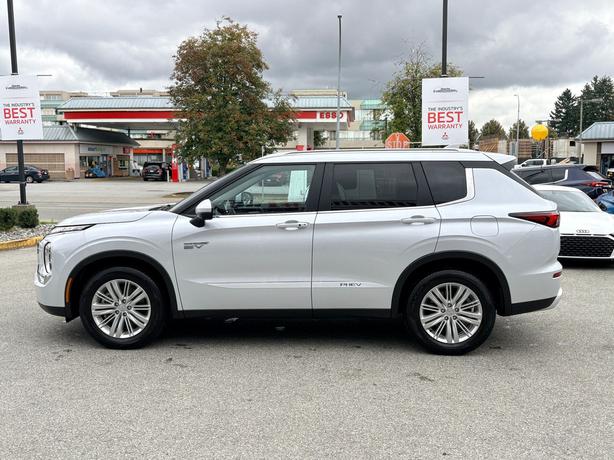 2025 Mitsubishi Outlander PHEV LE - Navigation, MultiView Cameras, Power Liftgat image 8