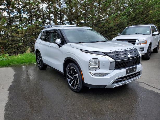 2023 Mitsubishi Outlander SEL image 4