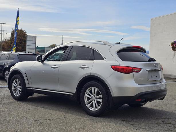2010 Infiniti FX35 AWD 4dr image 4