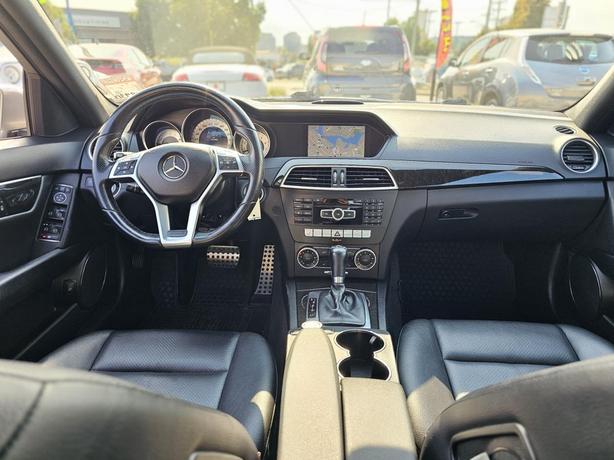 2013 Mercedes-Benz C-Class C 300 4MATIC Sedan image 6