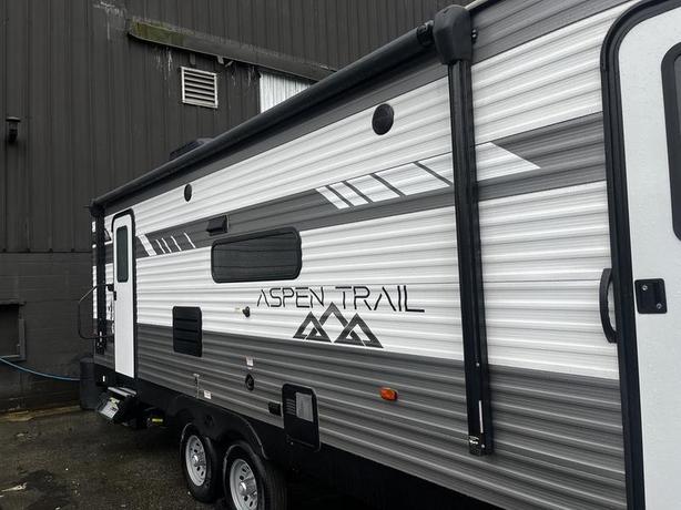 2022 Aspen Trail 28 Foot Travel Trailer With 1 Slide Out image 5