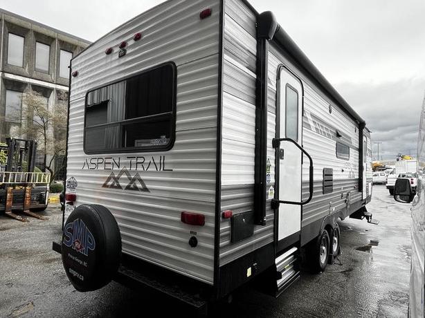 2022 Aspen Trail 28 Foot Travel Trailer With 1 Slide Out image 8