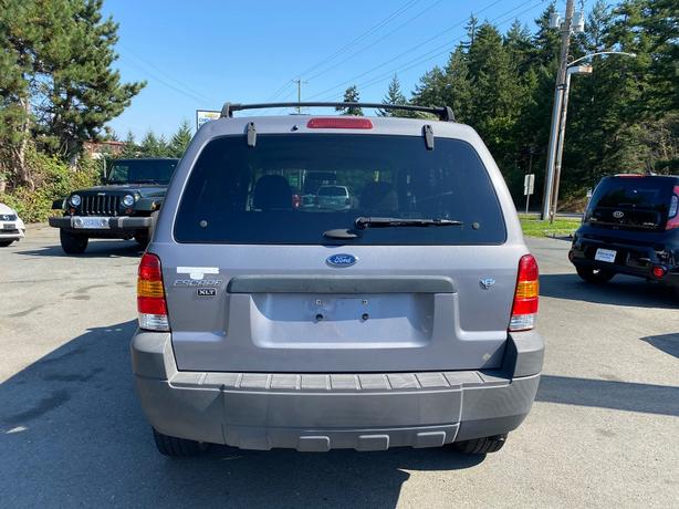 2007 Ford  Escape New Brakes Serviced XLT Sport 4x4 low k image 6