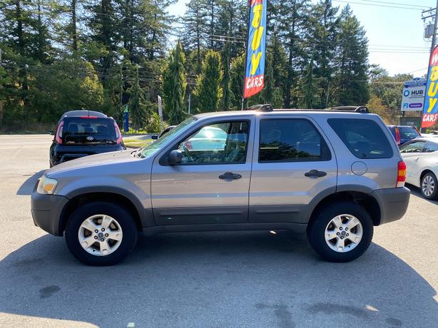 2007 Ford  Escape New Brakes Serviced XLT Sport 4x4 low k image 8