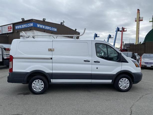 2017 Ford Transit 250 Van Low Roof Cargo Van 130-inch WheelBase Ladder Rack Rear image 4