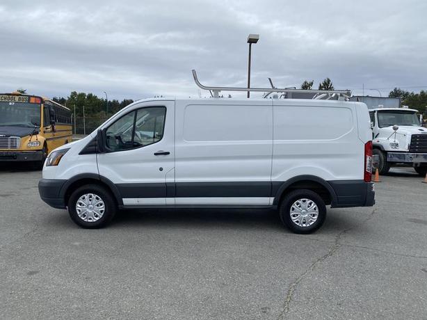 2017 Ford Transit 250 Van Low Roof Cargo Van 130-inch WheelBase Ladder Rack Rear image 8