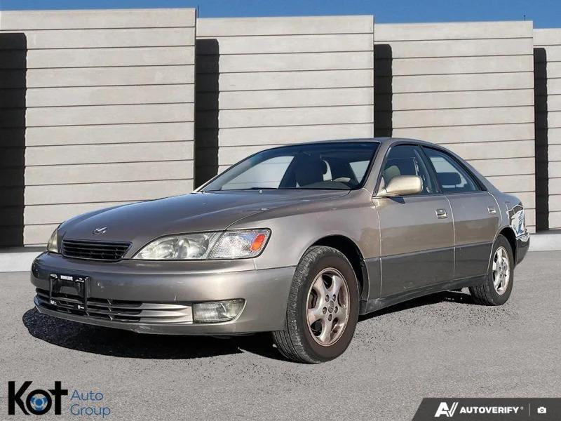 1997 LEXUS ES 300 display photo