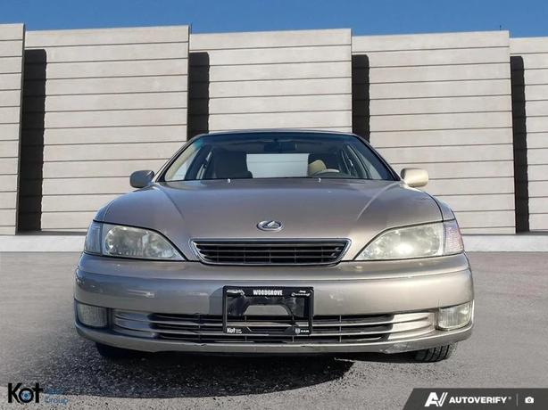 1997 LEXUS ES 300 image 2