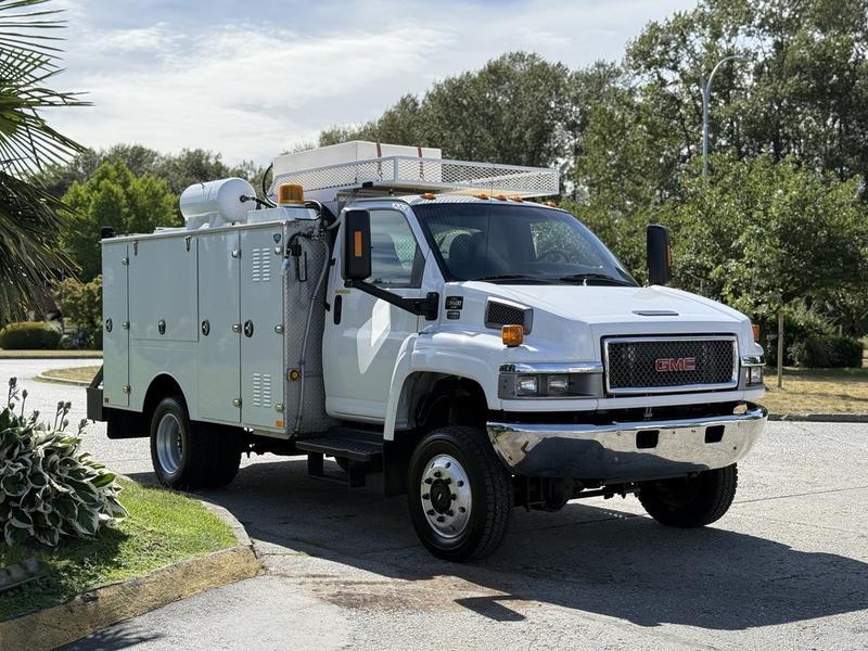 2009 GMC C5500 4X4 Topkick Service Truck Diesel display photo