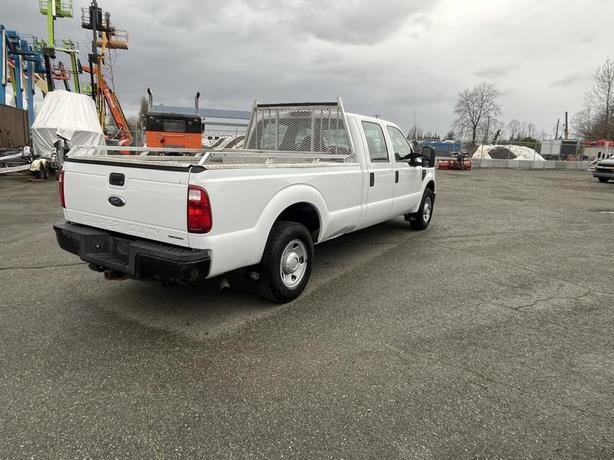 2010 Ford F-250 SD Crew Cab 2WD long box image 5