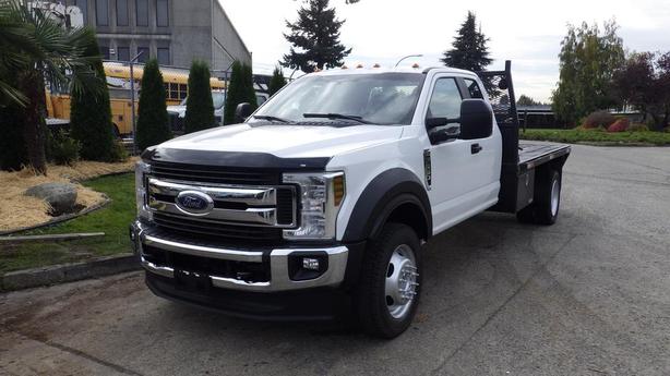 2019 Ford F-550 11 Foot Flat Deck 4WD image 4