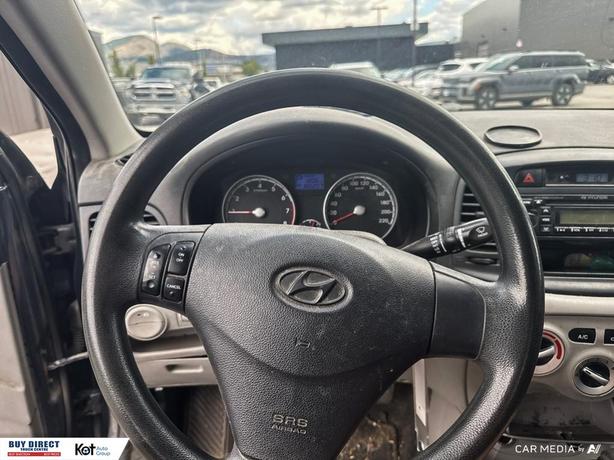 2010 Hyundai Accent GLS image 7