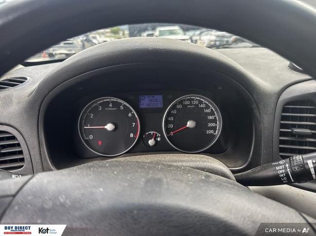 2010 Hyundai Accent GLS image 8