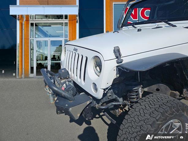 2017 Jeep Wrangler Sport 2dr 4x4 | Bluetooth Connectivity! image 8