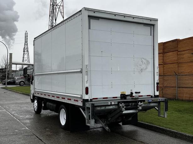 2018 Hino 195 16 Foot Cube Van 3-Seater Diesel with Power Lift Tailgate image 8