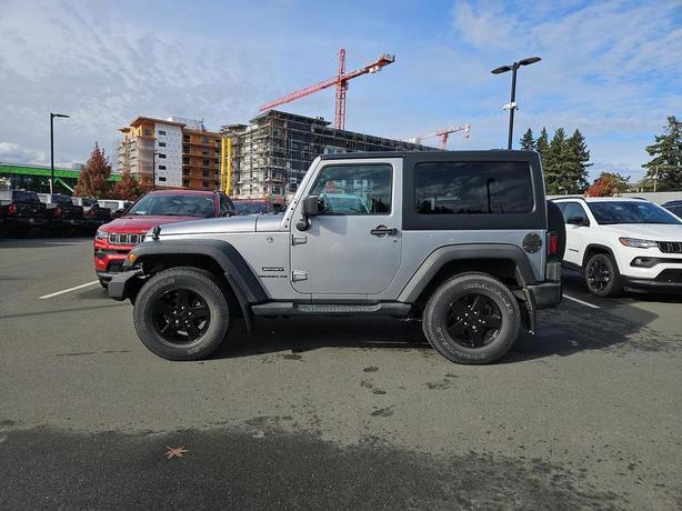 2016 Jeep Wrangler Sport 4x4 | Low KM! image 3