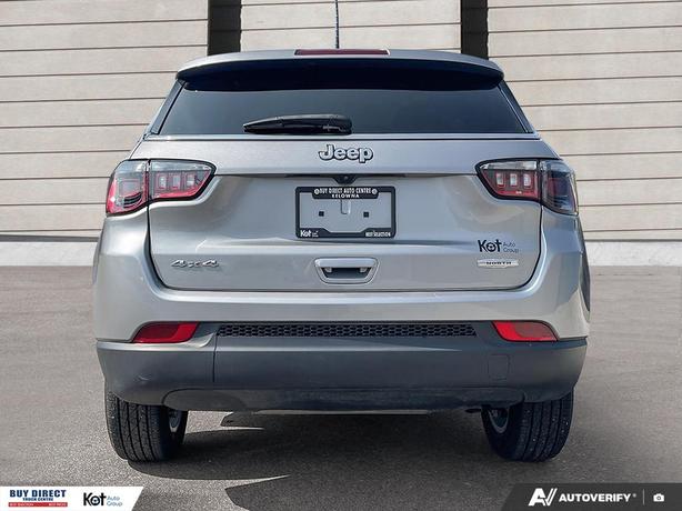 2022 Jeep Compass North image 5