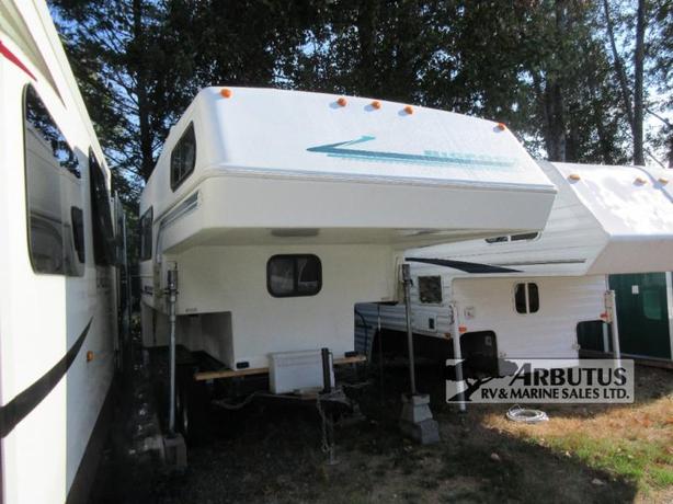 Used 1997 Bigfoot Industries 2500 SERIES 8.2FR image 1