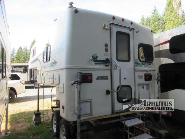 Used 1997 Bigfoot Industries 2500 SERIES 8.2FR image 3