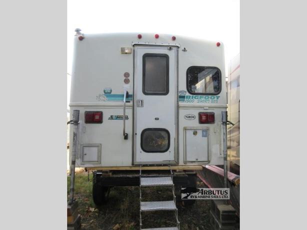 Used 1997 Bigfoot Industries 2500 SERIES 8.2FR image 4