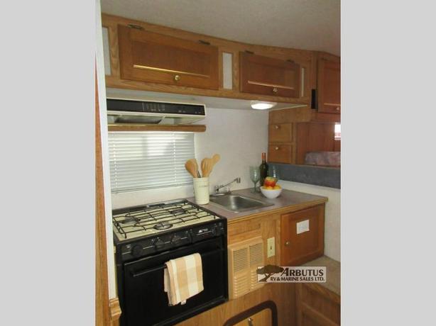 Used 1997 Bigfoot Industries 2500 SERIES 8.2FR image 7