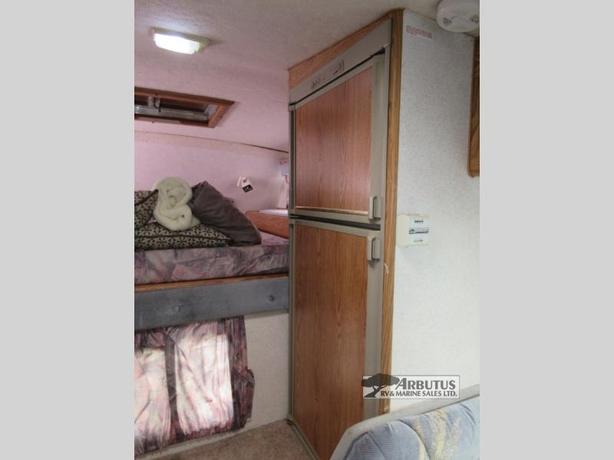 Used 1997 Bigfoot Industries 2500 SERIES 8.2FR image 8