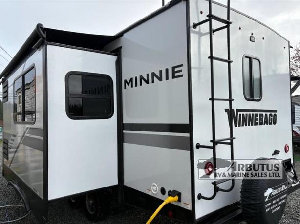 Used 2022 Winnebago Industries Towables Minnie 2327TB image 4