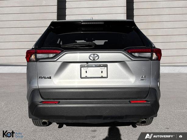 2023 Toyota RAV4 LE image 5