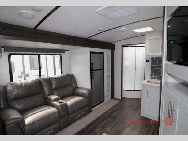 Used 2021 Keystone RV Premier Ultra Lite 26UDPR image 8