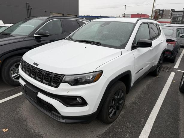 2025 Jeep Compass Altitude image 2