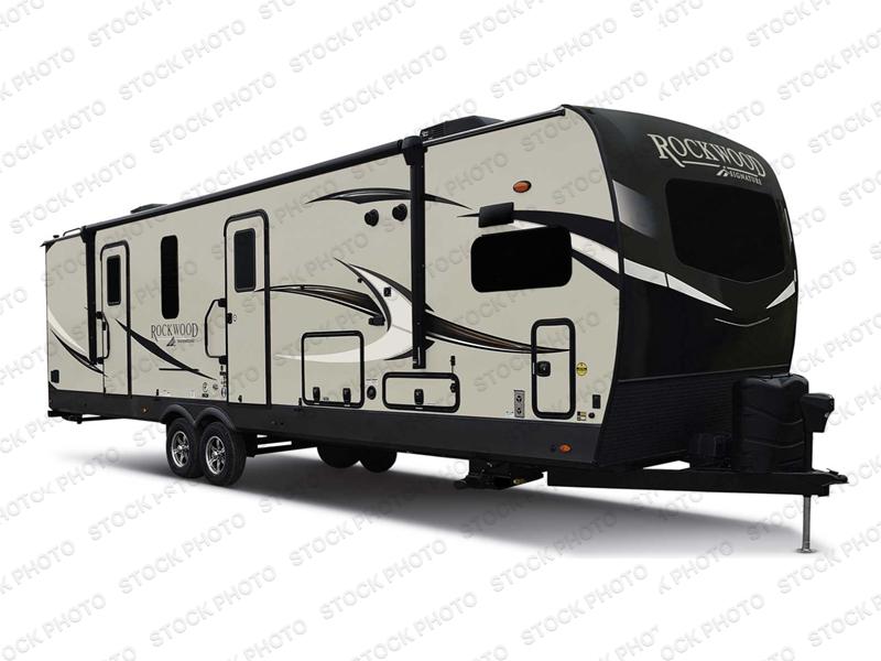 Used 2022 Forest River RV Rockwood Signature Ultra Lite 8324SB display photo