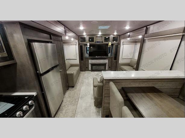 Used 2022 Forest River RV Rockwood Signature Ultra Lite 8324SB image 3