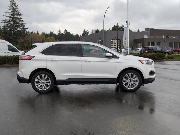 2023 Ford Edge Titanium- No Accidents, Heated Seats, Sunroof, AWD image 5