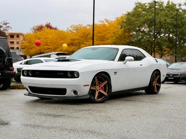 2019 Dodge Challenger image 2