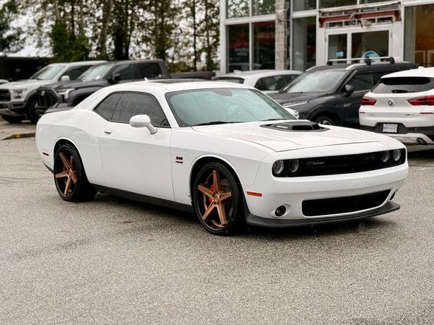 2019 Dodge Challenger image 4