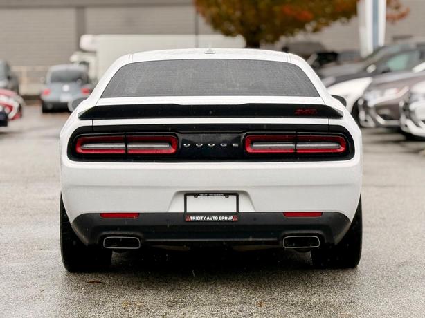 2019 Dodge Challenger image 7